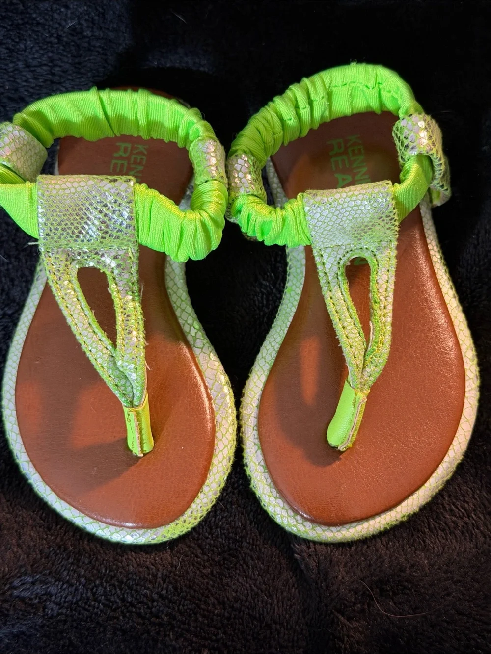 Kenneth Cole Girls Neon Lime Elastic-Back Thong Sandals size 5 EUC